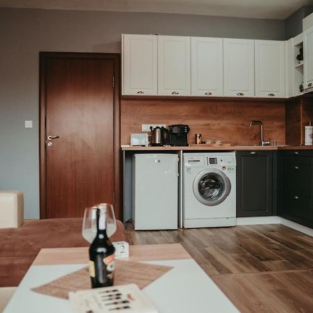Tyulev Apartment 2 Warna Exterior foto